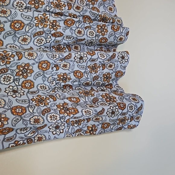 Ann Taylor LOFT Women's Floral Print 3/4 Sleeve VNeck blouse size Large EUC - Picture 2 of 5